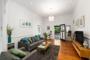Charming 4-Bed Queenslander Spacious Home